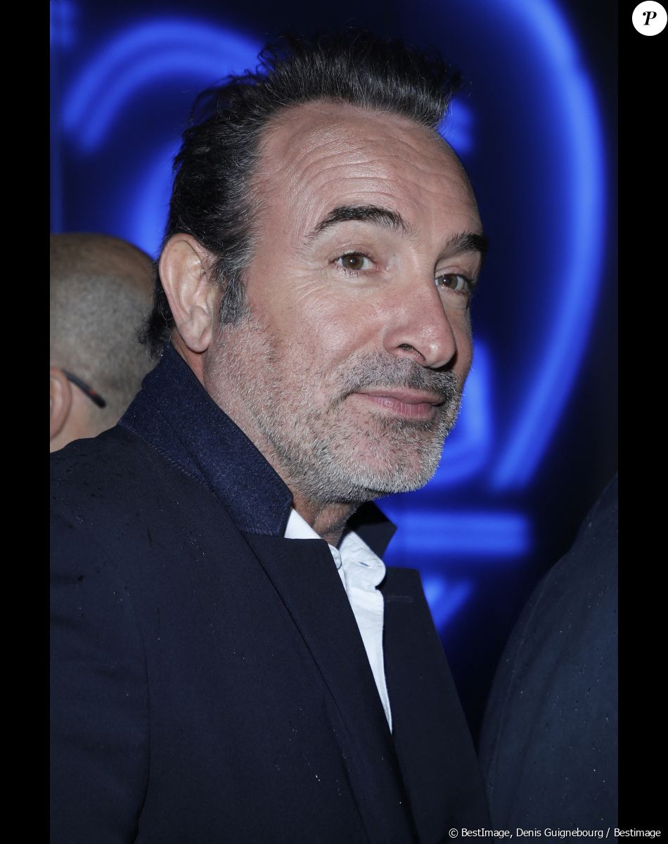 Jean Dujardin a été marié trois fois
Exclusif - Jean Dujardin - Arrivées à l'avant-première du film "Sur les chemins noirs" au cinema UGC Normandie à Paris le 13 mars 2023. © Denis Guignebourg/ Bestimage