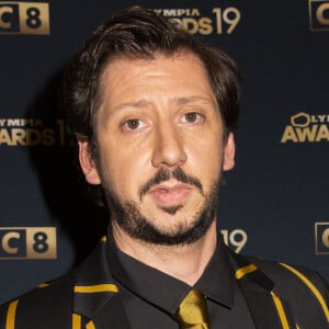 Exclusif - Monsieur Poulpe au photocall de la 1ère édition des "Olympia Awards", cérémonie récompensant des artistes de la musique et de l'humour, présentée par A. de Caunes à l'Olympia. Paris, le 11 décembre 2019. © Tribeca-Gorassini/Bestimage