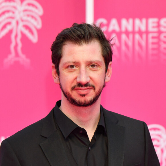 Monsieur Poulpe lors du photocall de la soirée de clôture de la 2ème édition du "Canneseries" au palais des Festivals à Cannes, France, le 10 avril 2019. © Bruno Bébert/Bestimage