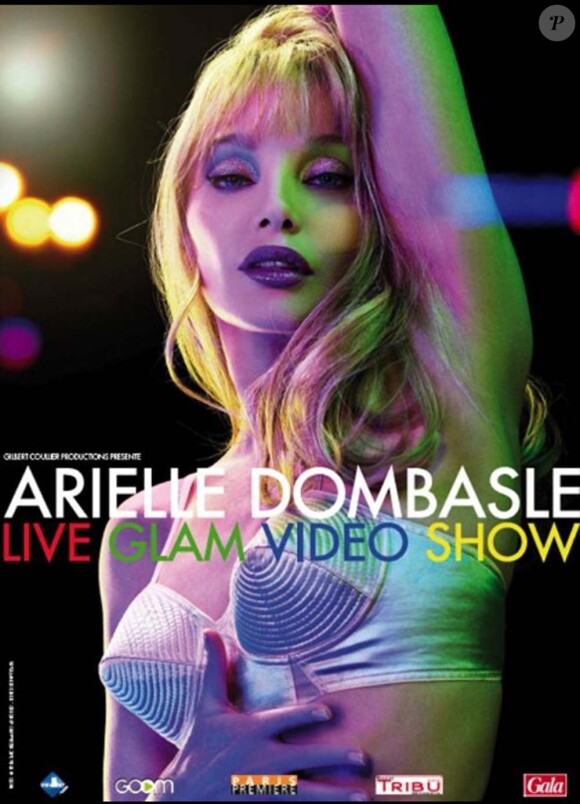 Arielle Dombasle dans le Video Glam Show, les 24 et 25 mars 2010 à La Cigale à Paris.