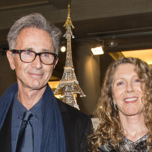 Thierry Lhermitte et sa femme Hélène lors de la 22ème édition des "Sapins de Noël des Créateurs" au théâtre des Champs-Elysées.  © Pierre Perusseau/Bestimage
