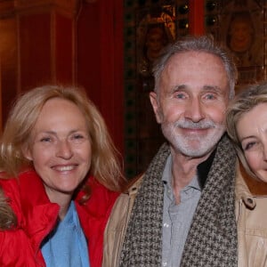 Exclusif - Alexandra Vandernoot, Thierry Lhermitte et Karine Belly - People à la représentation de la pièce de théâtre "Fleurs de soleil" au théâtre Antoine à Paris, France, le 16 mars 2023. © Bertrand Rindoff/Bestimage 