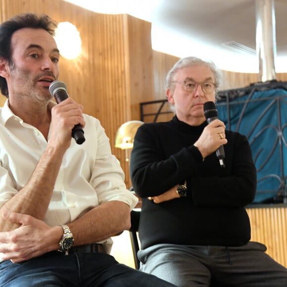 Exclusif - Anthony Delon et Dominique Besnehard à l'occasion de la présentation du livre "Entre chien et loup" de A.Delon au Silencio à Paris le 15 mars 2023. Le 13 mars 2023, Anthony Delon a signé avec les éditions Fayard pour son prochain livre, sous forme de roman, dont la sortie est prévue fin 2023. © Giancarlo Gorassini / Bestimage 