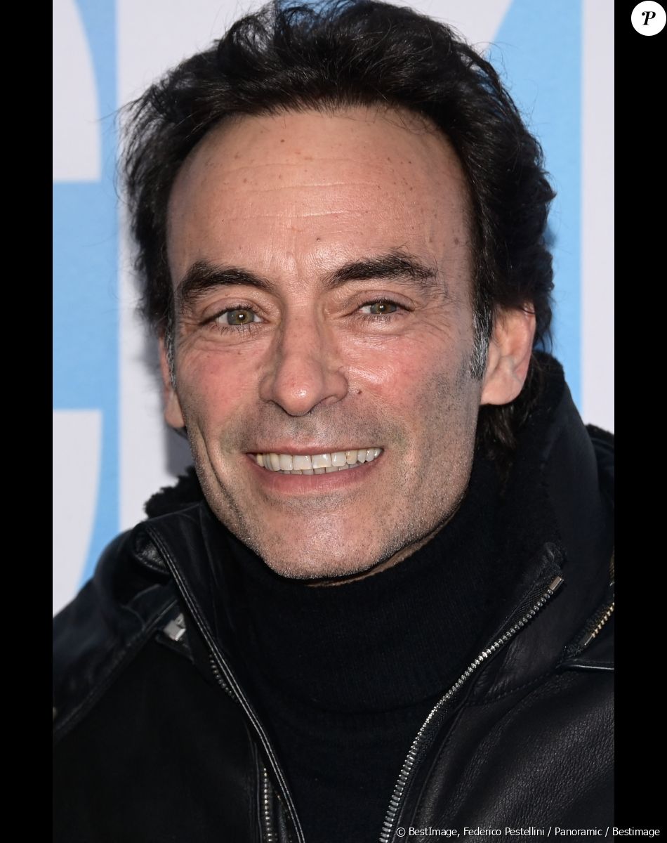 Anthony Delon a de quoi avoir le sourire. Son avenir professionnel s'annonce toujours aussi radieux !
Anthony Delon à l'avant-première du film "Choeur de Rocker" au Cinema UGC Normandie à Paris le 8 décembre 2022. © Federico Pestellini / Panoramic / Bestimage