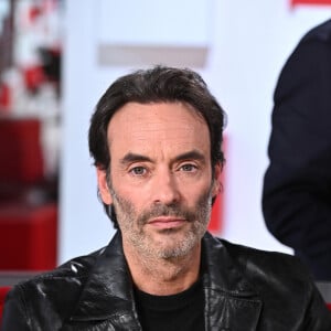 Exclusif - Anthony Delon - Enregistrement de l'émission "Vivement Dimanche" présentée par M.Drucker et diffusée le 1er mai sur France 2. Le 16 avril 2022 © Guillaume Gaffiot / Bestimage 