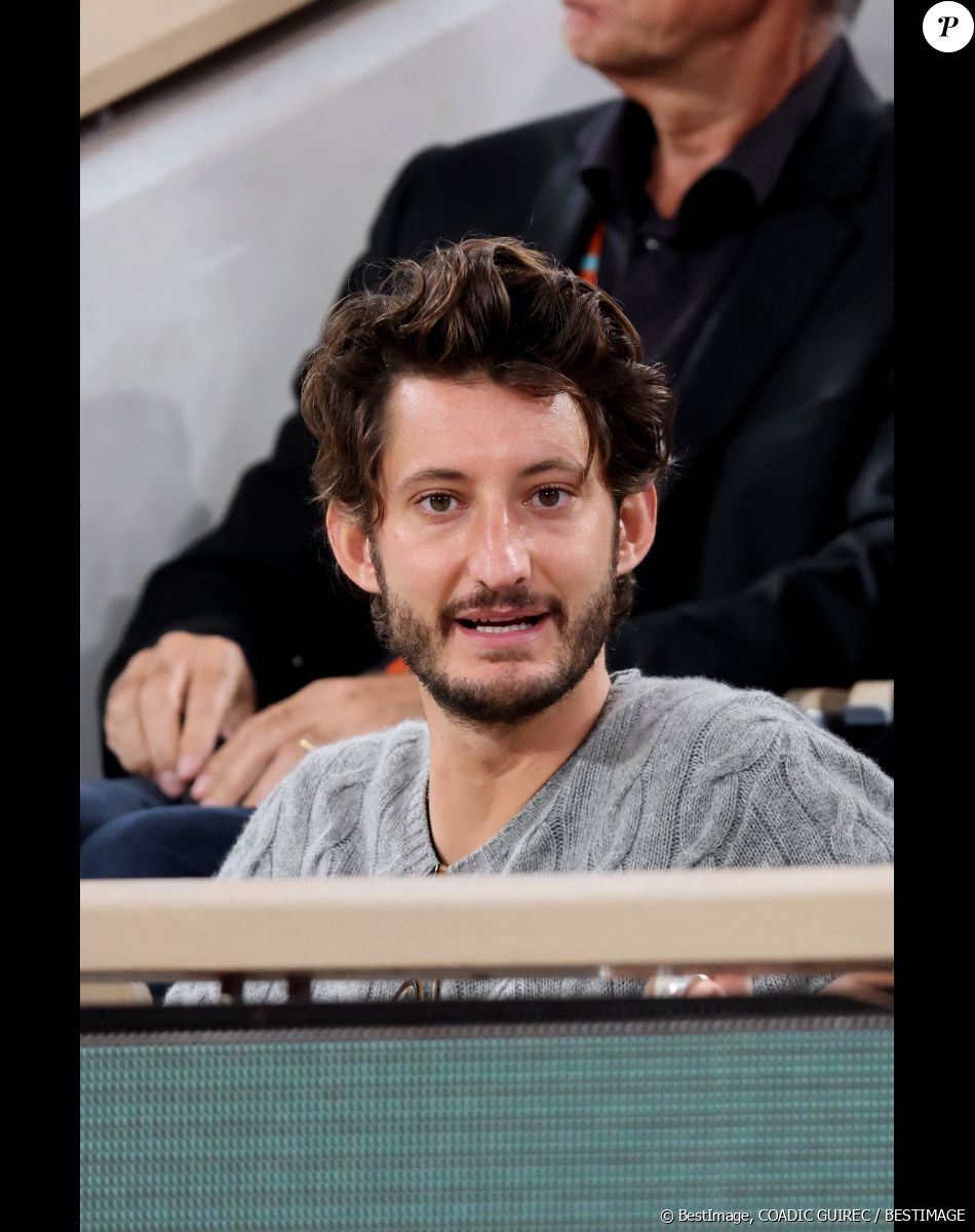 Une réponse qui a mis en joie Pierre Niney et on comprend pourquoi : sa mission était donc plus que réussie !
Pierre Niney - Avant-première du film "Mascarade" au cinéma Pathé Wepler à Paris. © Coadic Guirec / Bestimage