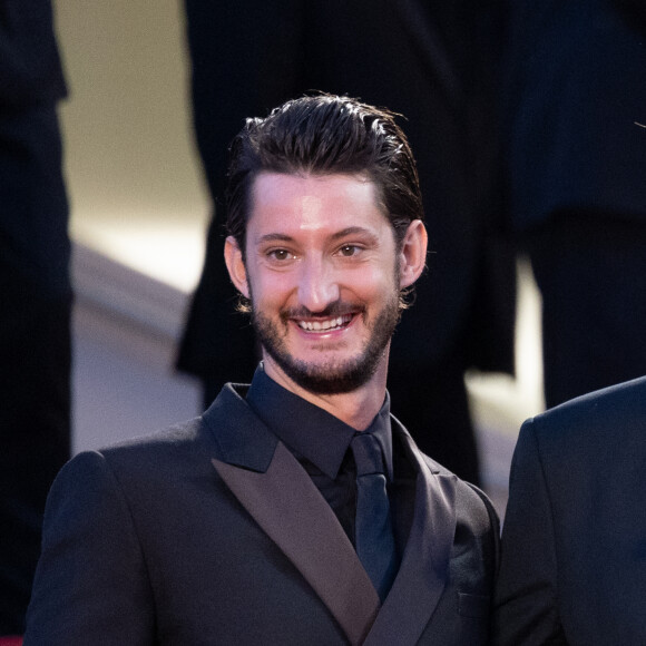 Pierre Niney - Montée des marches du film " Mascarade " lors du 75ème Festival International du Film de Cannes. Le 27 mai 2022 © Olivier Borde / Bestimage 