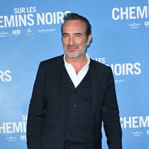 Pour l'occasion, il a accordé une interview au journal "Le Parisien".
Jean Dujardin - Avant-première du film "Sur les chemins noirs" au cinema UGC Normandie à Paris le 13 mars 2023. © Coadic Guirec/Bestimage