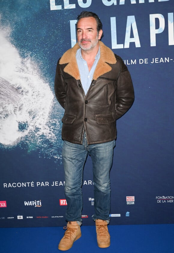 Jean Dujardin à la première du film "Les gardiennes de la planète" au cinéma Pathé Wepler à Paris, France, le 12 février 2023. © Coadic Guirezc/Bestimage