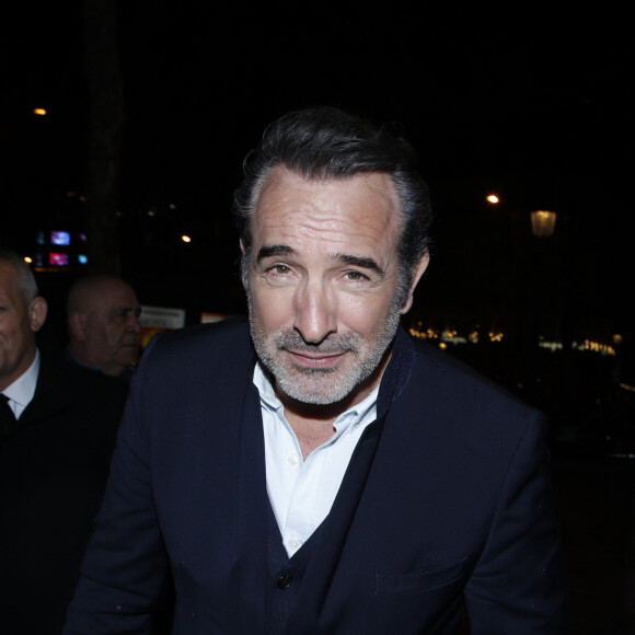 Exclusif - Jean Dujardin - Arrivées à l'avant-première du film "Sur les chemins noirs" au cinema UGC Normandie à Paris le 13 mars 2023. © Denis Guignebourg/ Bestimage