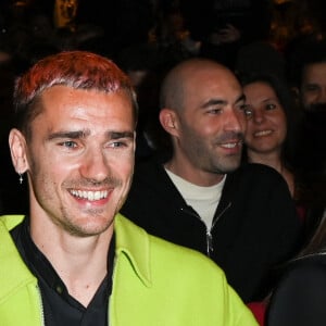 Ce 21 mars, Antoine Griezmann fête ses 32 ans, mais il n'est pas avec ses proches puisqu'il a été appelé en équipe de France
Antoine Griezmann et sa femme Erika Choperena - Inauguration de la statue de cire de "Antoine Griezmann" au musée Grévin à Paris le 6 mars 2023. © Coadic Guirec/Bestimage