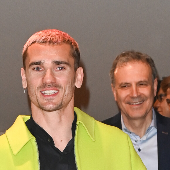 Antoine Griezmann, Yves Delhommeau (Directeur général du Musée Grévin) - Inauguration de la statue de cire de "Antoine Griezmann" au musée Grévin à Paris le 6 mars 2023. © Coadic Guirec/Bestimage