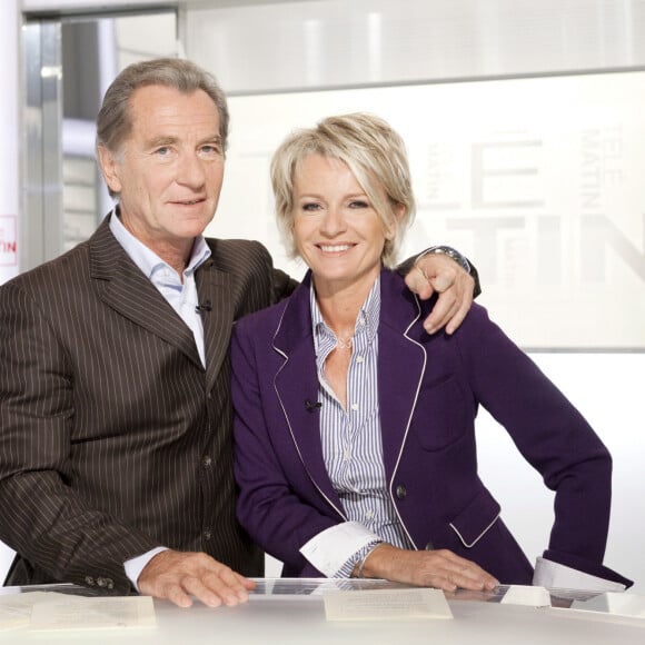 Archives - William Leymergie et Sophie Davant sur le plateau de Télématin le 4 octobre 2010.