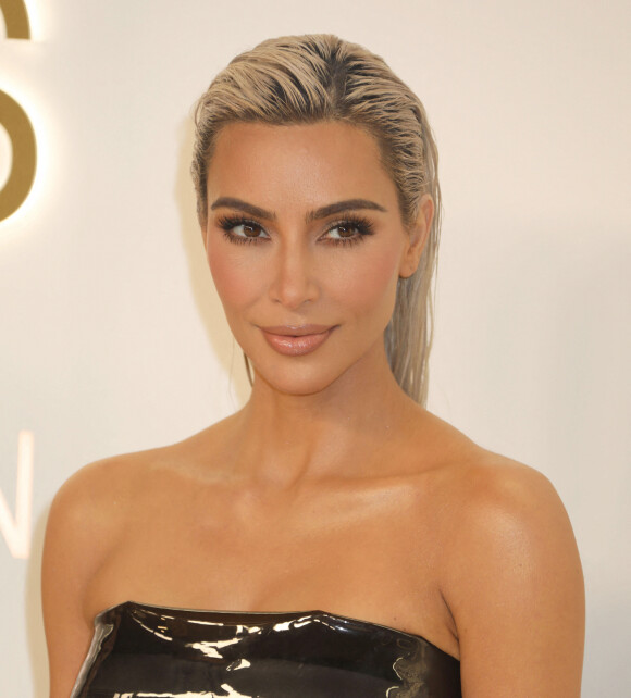 Quelques mois plus tôt Kim Kardashian a été condamnée pour la même affaire et a dû versé plus de un million de dollars à la justice américaine. 
Kim Kardashian au photocall de la soirée des "CFDA Fashion Awards" à New York, le 7 novembre 2022. © Nancy Kaszerman/Zuma Press/Bestimage 