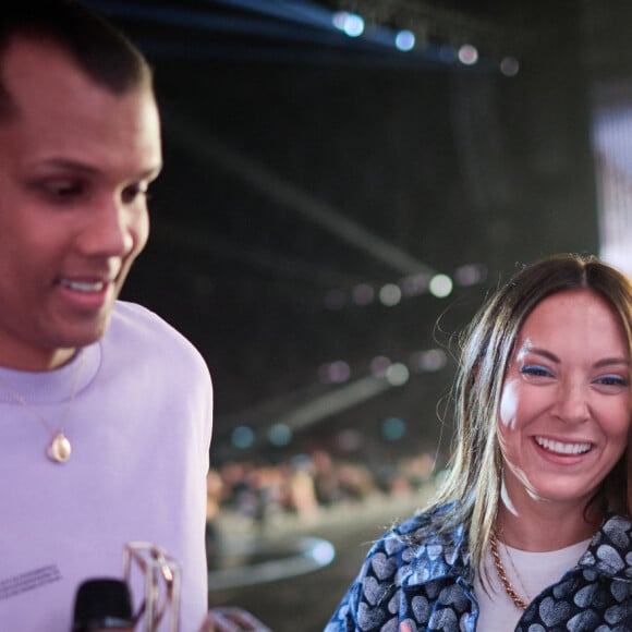 Exclusif - Le chanteur Stromae (Artiste masculin et Album "Multitude") et sa femme Coralie Barbier en backstage de la 38ème cérémonie des Victoires de la musique à la Seine musicale de Boulogne-Billancourt, France, le 10 février 2023. © Moreau-Veren/Bestimage 