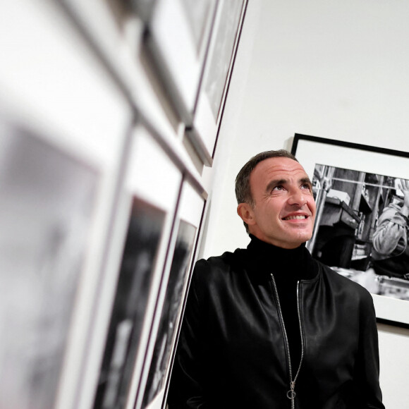 En effet, l'animateur a présenté ses excuses à la mère de deux enfants. "Je ne voulais pas vous faire pleurer ! C'est dingue ce que peut faire une simple photo..."
Exclusif -  Nikos Aliagas - Vernissage de l'exposition "Regards Vénitiens" de l'artiste photographe Nikos Aliagas au Palazzo Vendramin Grimani. Venise, le 3 Février 2023. © Dominique Jacovides / Bestimage 