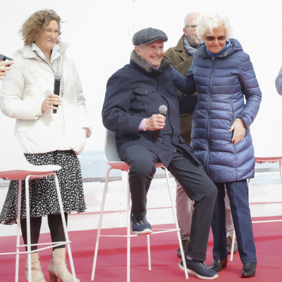 Exclusif - Martine Lelouch, Claude Lelouch, Anne d'Ornano - Inauguration de la "Promenade Claude Lelouch" qui porte désormais son nom en présence d'un public nombreux et de la famille du réalisateur à Villers-sur-Mer le 26 mars 2023. © Jack Tribeca / Bestimage