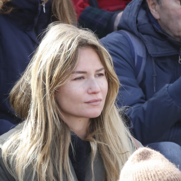 Exclusif - Rebecca la fille de Sarah Lelouch - Inauguration de la "Promenade Claude Lelouch" qui porte désormais son nom en présence d'un public nombreux et de la famille du réalisateur à Villers-sur-Mer le 26 mars 2023. © Jack Tribeca / Bestimage