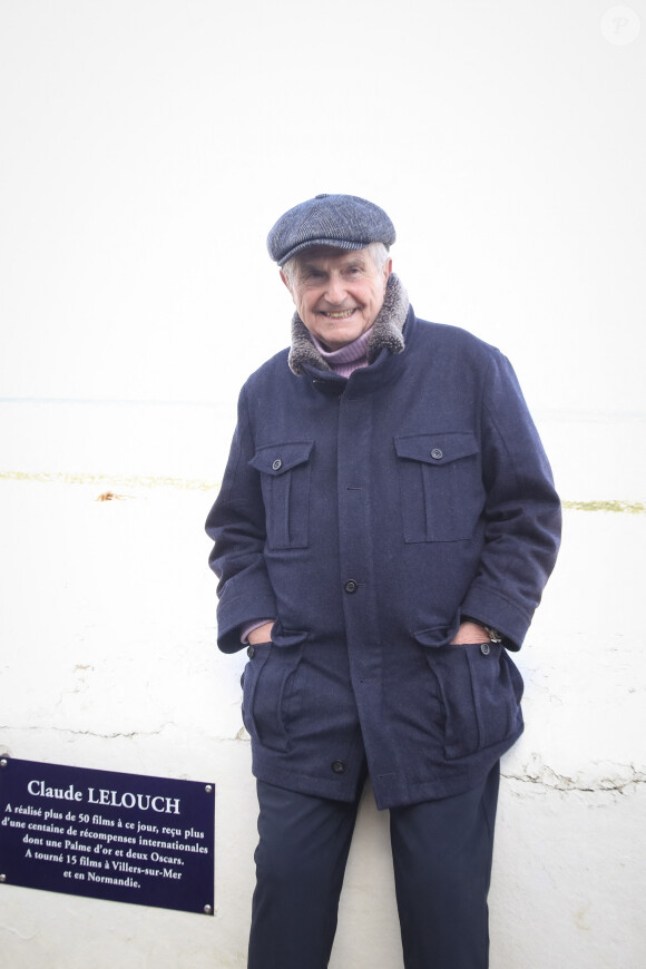 Exclusif - Claude Lelouch - Inauguration de la "Promenade Claude Lelouch" qui porte désormais son nom en présence d'un public nombreux et de la famille du réalisateur à Villers-sur-Mer le 26 mars 2023. © Jack Tribeca / Bestimage