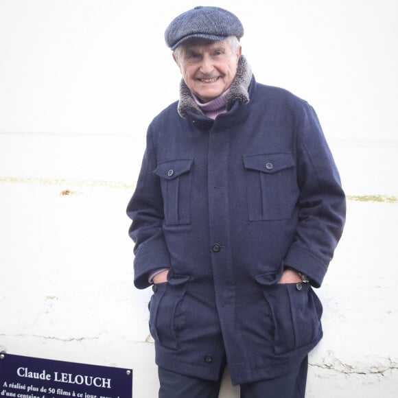 Exclusif - Claude Lelouch - Inauguration de la "Promenade Claude Lelouch" qui porte désormais son nom en présence d'un public nombreux et de la famille du réalisateur à Villers-sur-Mer le 26 mars 2023. © Jack Tribeca / Bestimage