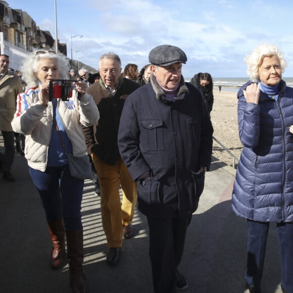 Exclusif - Martine Lelouch, Anne d'Ornano et Claude Lelouch - Inauguration de la "Promenade Claude Lelouch" qui porte désormais son nom en présence d'un public nombreux et de la famille du réalisateur à Villers-sur-Mer le 26 mars 2023. © Jack Tribeca / Bestimage