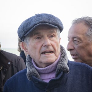 Exclusif - Claude Lelouch - Inauguration de la "Promenade Claude Lelouch" qui porte désormais son nom en présence d'un public nombreux et de la famille du réalisateur à Villers-sur-Mer le 26 mars 2023. © Jack Tribeca / Bestimage