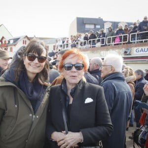 Exclusif - Valérie Perrin, Eva Darlan - Inauguration de la "Promenade Claude Lelouch" qui porte désormais son nom en présence d'un public nombreux et de la famille du réalisateur à Villers-sur-Mer le 26 mars 2023. © Jack Tribeca / Bestimage