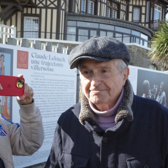 Exclusif - Claude Lelouch - Inauguration de la "Promenade Claude Lelouch" qui porte désormais son nom en présence d'un public nombreux et de la famille du réalisateur à Villers-sur-Mer le 26 mars 2023. © Jack Tribeca / Bestimage