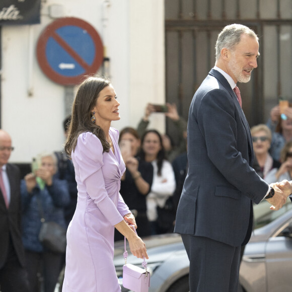 L'événement se tenait au Grand Théâtre Falla et tous les regards étaient rivés sur Letizia 
Le roi Felipe VI et la reine Letizia d'Espagne, assistent à l'ouverture du 9ème Congrès international de la langue espagnole à Cadix, le 27 mars 2023. 