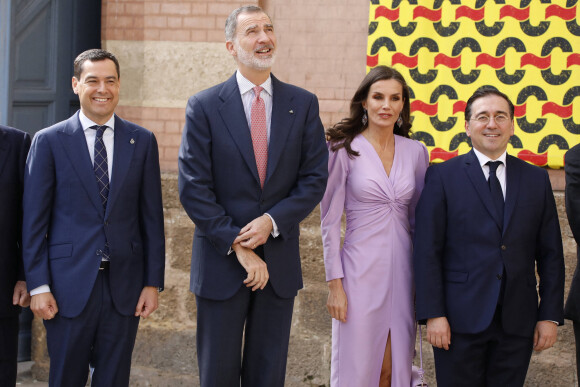 Avec son mari le roi Felipe VI, la reine consort d'Espagne s'est rendue dans la ville de Cadix pour assister à l'ouverture du 9ème Congrès international de la langue espagnole
Le roi Felipe VI et la reine Letizia d'Espagne, assistent à l'ouverture du 9ème Congrès international de la langue espagnole à Cadix, le 27 mars 2023. 