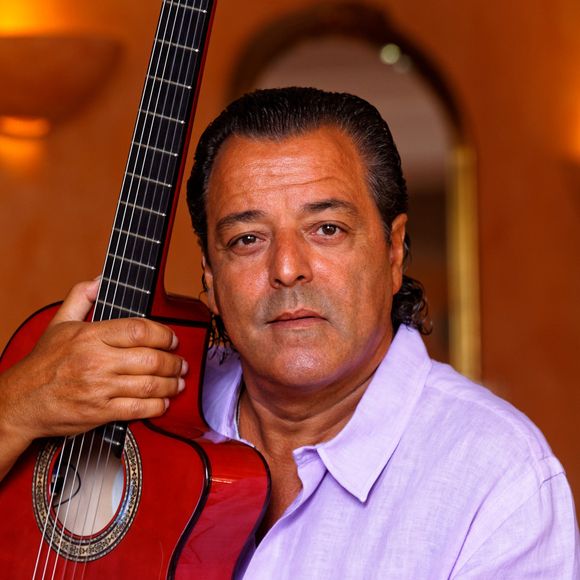 Ce dernier a été confondu avec le cerveau commanditaire des attentats des JO de Munich l'année précédente et abattu par les services secrets 
Chico Bouchikhi du groupe Chico and the Gypsies pose à l'hôtel Dolce Fregate à Saint-Cyr-sur-Mer, le 16 juillet 2014.