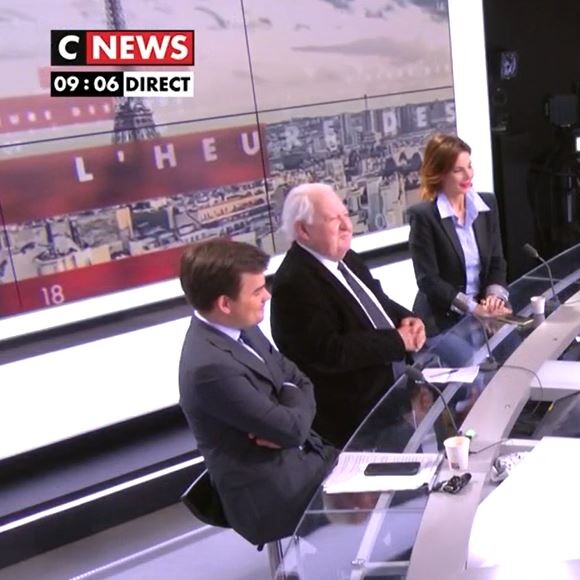 "Je ne suis pas professeur" a répliqué Pascal Praud avant de le recadrer