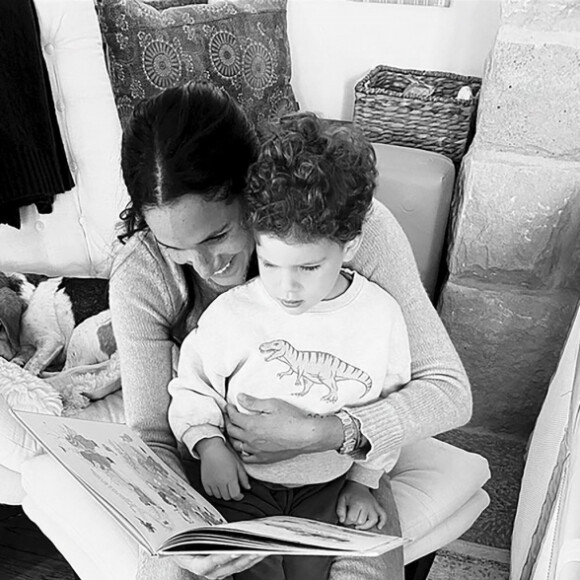 Le prince Harry, duc de Sussex et Meghan Markle, duchesse de Sussex, avec leurs enfants Archie et Lilibet. 