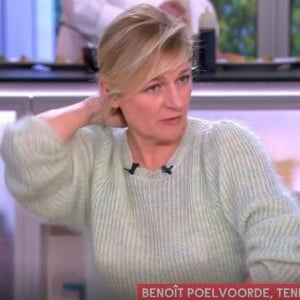 Et en cours d'émission, Anne-Elisabeth Lemoine l'a qualifié de "garnement"
Anne-Elisabeth Lemoine a reçu Benoît Poelvoorde dans "C à vous", sur France 5, le 30 mars 2023