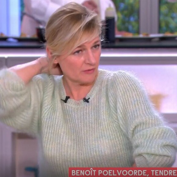 Et en cours d'émission, Anne-Elisabeth Lemoine l'a qualifié de "garnement"
Anne-Elisabeth Lemoine a reçu Benoît Poelvoorde dans "C à vous", sur France 5, le 30 mars 2023