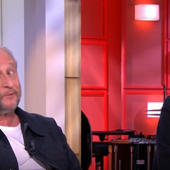 Il n'a pas manqué de la menacer, pour plaisanter
Anne-Elisabeth Lemoine a reçu Benoît Poelvoorde dans "C à vous", sur France 5, le 30 mars 2023