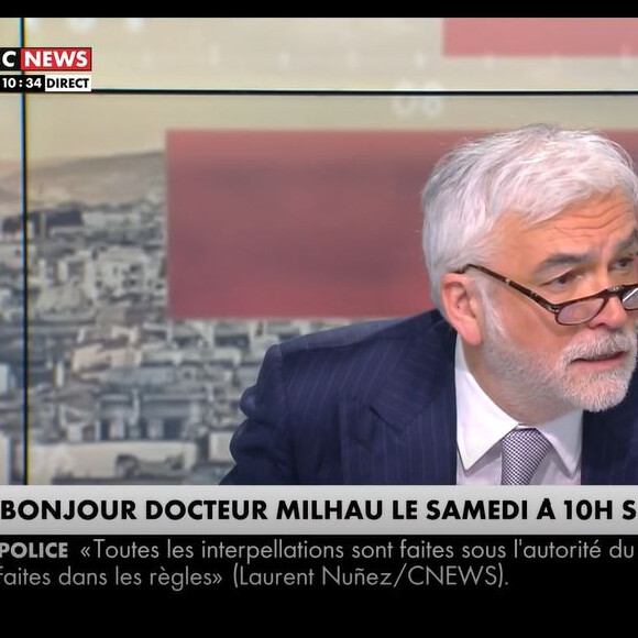 Il a ensuite demandé à ses intervenants s'ils connaissaient le numéro de leur tension artérielle