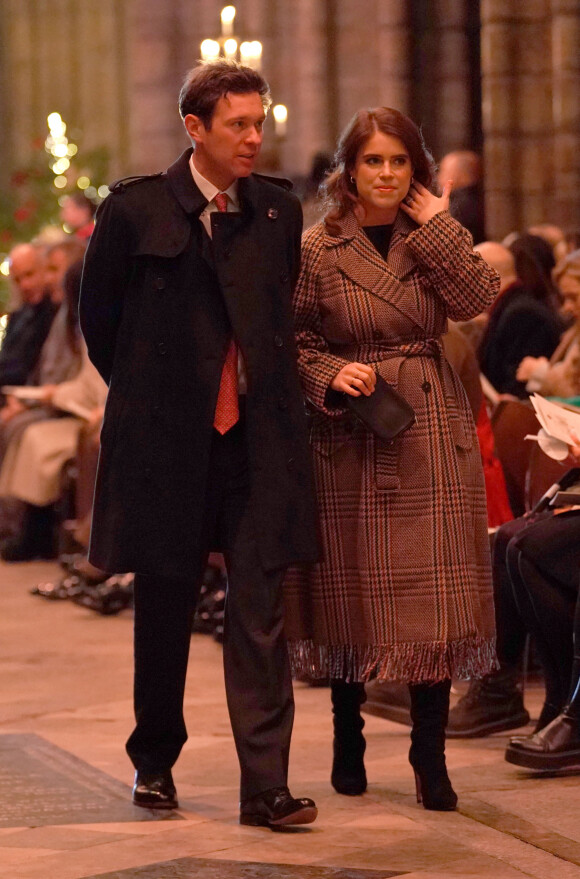La princesse Eugenie d'York et son mari Jack Brooksbank, arrivent pour le "Together at Christmas" Carol Service à l'abbaye de Westminster à Londres, Royaume uni, le 15 décembre 2022. 