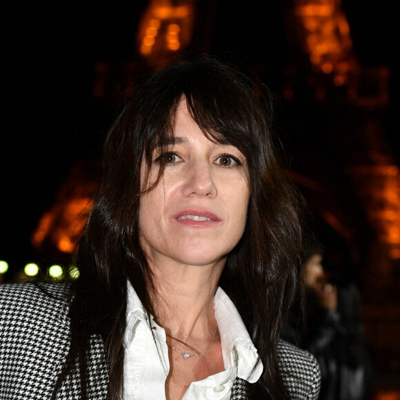 Charlotte Gainsbourg - Défilé Saint Laurent collection Printemps-Eté 2022 lors de la fashion week à Paris, le 28 septembre 2021. © Veeren Ramsamy-Christophe Clovis/Bestimage 