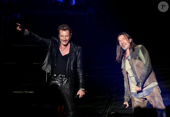 Florent Pagny - Johnny Hallyday en duo pour son 2ᵉ concert de la tournée "Born Rocker Tour" au POPB de Bercy à Paris. Le 15 juin 2013 - Bestimage