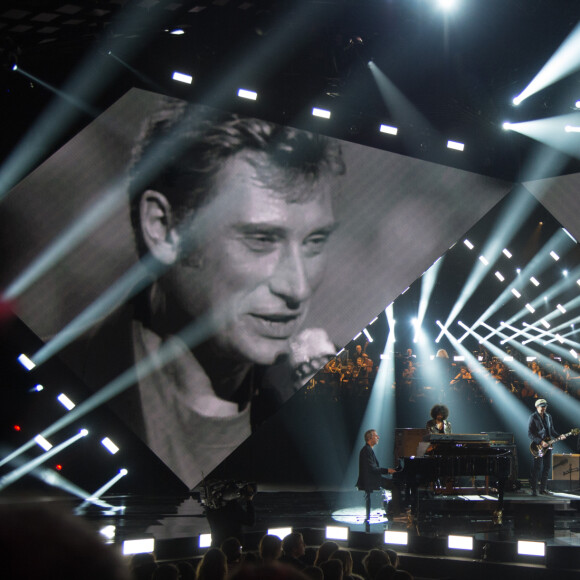 Florent Pagny, Yarol Poupaud et Philippe Almosnino pendant l'hommage à Johnny Hallyday - 33ᵉ Cérémonie des Victoires de la Musique à la Seine musicale de Boulogne-Billancourt, France, le 9 février 2018. © Coadic Guirec/Bestimage