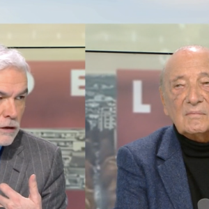 Pascal Praud et son chroniqueur Jacques Séquéla dans "L'Heure des Pros" sur CNews