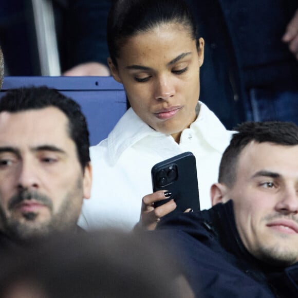 Tina Kunakey - People dans les tribunes lors du match de championnat de Ligue 1 Uber Eats opposant le Paris Saint-Germain (PSG) à l'Olympique Lyonnais au Parc des Princes à Paris le 2 avril 2023.