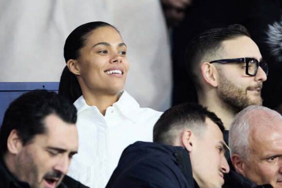 Tina Kunakey - People dans les tribunes lors du match de championnat de Ligue 1 Uber Eats opposant le Paris Saint-Germain (PSG) à l'Olympique Lyonnais au Parc des Princes à Paris le 2 avril 2023.