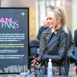 Paris Hilton a dédicacé son dernier livre "Paris: The memoir" à Los Angeles le 22 mars 2023. 