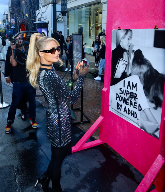 Paris Hilton a dédicacé son dernier livre "Paris: The memoir" à Los Angeles le 22 mars 2023.