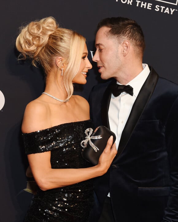 Paris Hilton et son mari Carter Reum - People au photocall des "Clive Davis Pre-Grammy" à Los Angeles. Le 4 février 2023