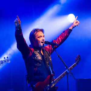Exclusif - David Hallyday rend hommage à son père Johnny Hallyday, lors d'un concert aux fêtes de Wallonie à Andenne en Belgique le 23 septembre 2018. David Hallyday a interprété deux chansons de Johnny : " J'ai oublié de vivre " et " Sang Pour sang ". David a notamment dit aimer profondément son public belge et s'y sentir très proche avec son petit peu de sang belge! Il a évoqué devant son public, ses derniers mois très douloureux en disant : " comme vous le savez " j'ai eu une année très difficile mais il y a un homme que j'aime profondément et j'ai besoin de lui rendre un hommage ce soir ". David Hallyday a terminé son concert avec une dernière chanson écrite pour son père Johnny en disant qu'il l'a écrite avec ses tripes lorsqu'il s'est réveillé en pleine nuit un soir.
