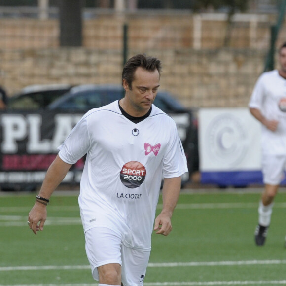 Exclusif - Le chanteur David Hallyday participe a un match de football caritatif a La Ciotat afin de venir en aide a Yanis age de 6 ans et qui souffre d'insuffisance cerebrale et musculaire. Le 24 octobre 2013. 