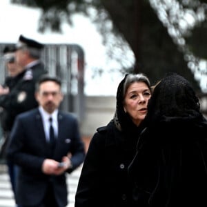 La princesse Caroline de Hanovre, Mélanie de Massy - Arrivées aux obsèques de l'ancien archevêque de la principauté de Monaco, Bernard Barsi en la cathédrale de Monaco le 4 janvier 2023. © Bruno Bebert/Bestimage 